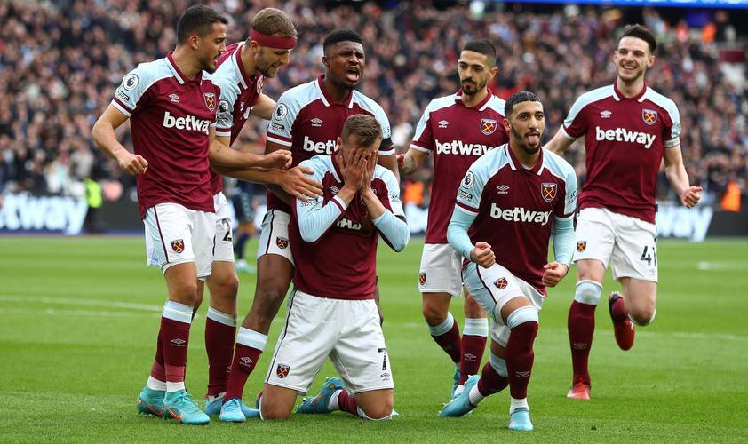 小卡45+7末节20分快船大胜爵士夺6连胜哈登20+7李凯尔22+8