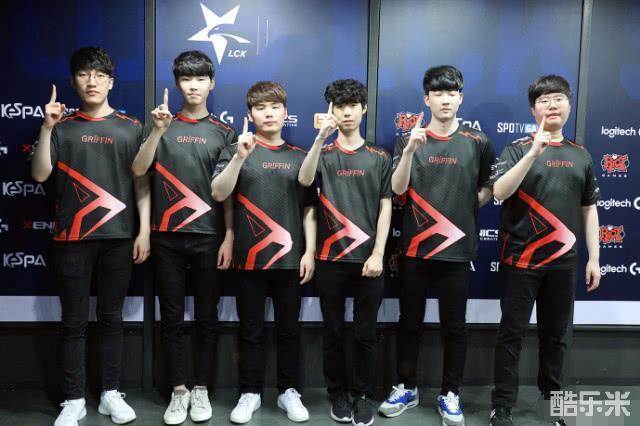 场面一度僵 场面一度僵